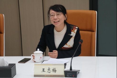 image.png 相关部门负责人陪同